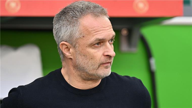 Wück bestätigt Irritationen mit Spielerinnen Frauen-Bundesliga Christian Wück ist als Kommunikator gefordert