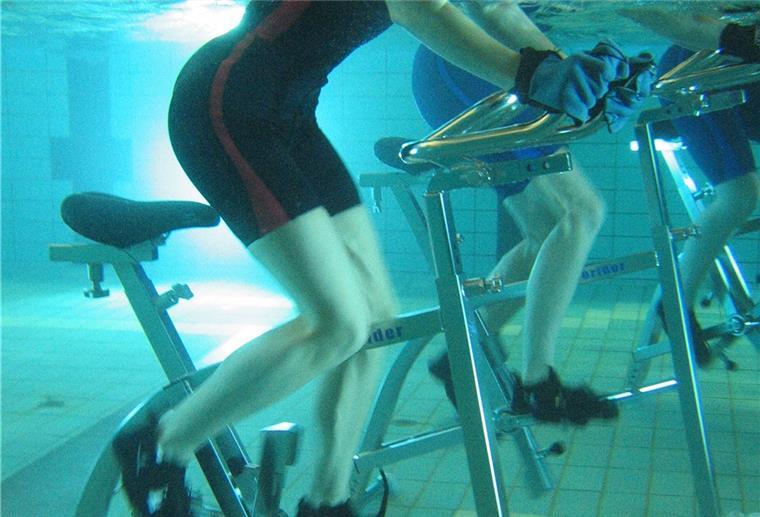 Sport total zum Mitmachen: Diese Termine sollte man sich merken "Unterwasser-Fahrrad": Die aus Italien kommende neue Trendsportart und soll die Leistungsfähigkeit von Herz und Kreislauf verbessern,