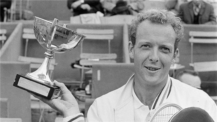 Australischer Ex-Tennis-Star Stolle gestorben Fred Stolle ist im Alter von 86 Jahren gestorben.