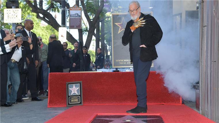 „Freddy Krueger“-Star Robert Englund wurde am Walk of Fame gefeiert. 