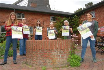 Freuen sich auf viele Besucherinnen und Besucher beim ersten Nachhaltigkeitsmarkt der Seefelder Mühle (von links): Beatrix Schulte, Anke Eymers, Marie Engelmann, Regina Hartmann, Cornelia Iber-Rebentisch und Linda Grüneisen vom Orga-Team.