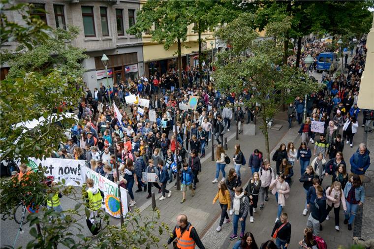 Junge Politiker aus Bremerhaven haben Ideen für Klimaschutz "Fridays For Future": Demonstration in Bremerhaven.