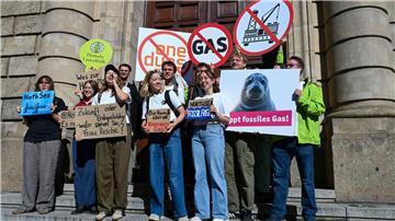 Fridays For Future und die Deutschen Umwelthilfe planen ein Protestcamp gegen die anstehenden Gasbohrungen vor der Nordseeinsel Borkum.