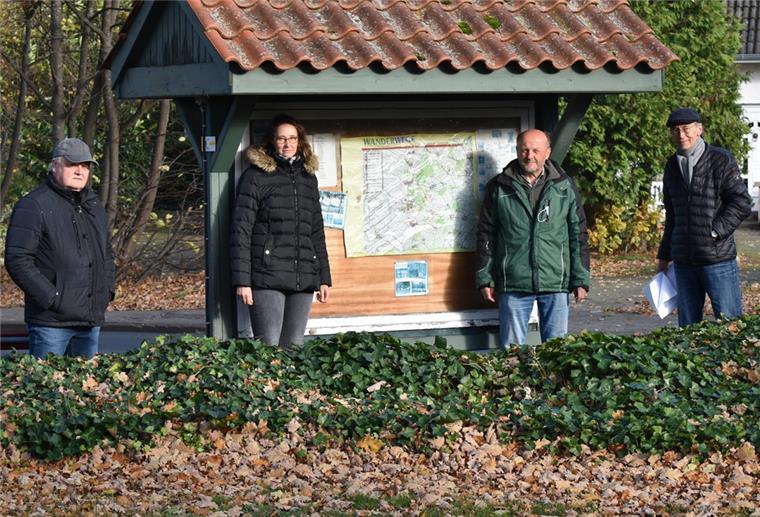 „Fehler in der Feinplanung“ soll korrigiert werden Friedhelm Budde, Almuth Wahlers, Werner Gerken und Gerhard Viohl (von links) aus der Langen Straße in Bülstedt haben im August 2018 Verträge über die kostenlose Bereitstellung von Glasfaser-Hausanschlüssen bei der EWE abgeschlossen. Während der Anschluss ihrer Nachbarn reibungslos vonstatten ging, passierte bei ihnen trotz diverser Schriftwechsel mit dem Unternehmen bislang nichts. Das soll sich jetzt aber ändern, verspricht die EWE.