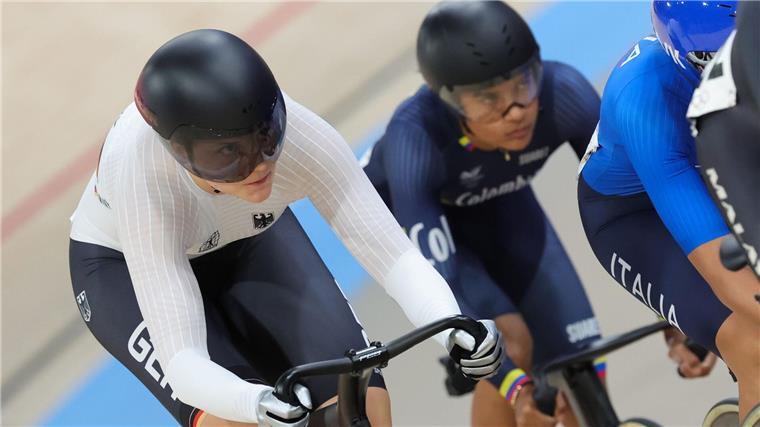 Drei Jahre nach Tokio-Triumph: Frauen-Vierer ohne Medaille Friedrich hat das Keirin-Viertelfinale erreicht.