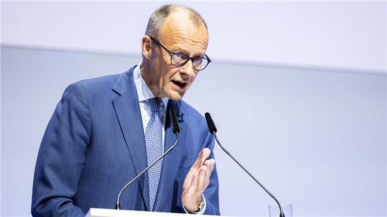 Merz dringt auf mehr Vermögensbildung in Arbeitnehmerhand Friedrich Merz, Bundesvorsitzender der CDU, spricht beim Deutschen Sparkassentag.