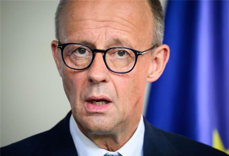 Merz will Renten-Regel kippen - und Tausende Senioren zum Weiterarbeiten bringen Bundeskanzler Friedrich Merz in einer Nahaufnahme. Er will ein Rentenverbot kippen.