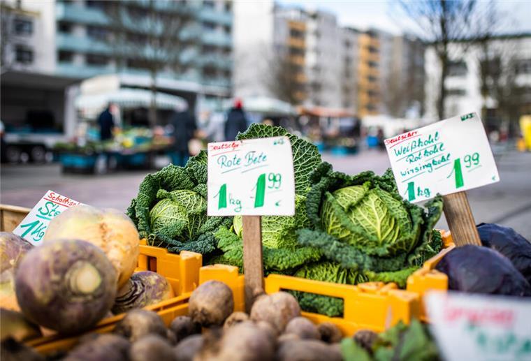 Nach Wochenmarkt-Kündigungen: So soll es ab Januar 2024 weitergehen Symbolfoto vom Geestemünder Wochenmarkt im Februar 2022