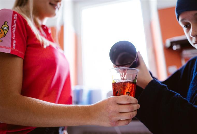 „Fruchtalarm“ – Fruchtcocktails für krebskranke Kinder deutschlandweit Fruchtalarm