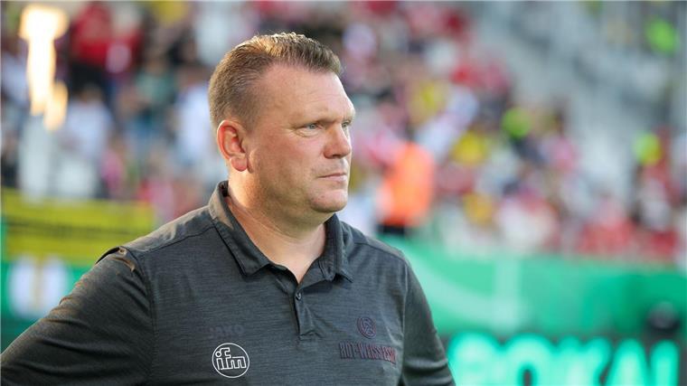 Ex-Trainer geärgert: VfL Osnabrück punktet in Essen Früher Osnabrück, jetzt Essen: Trainer Uwe Koschinat. (Archivbild)