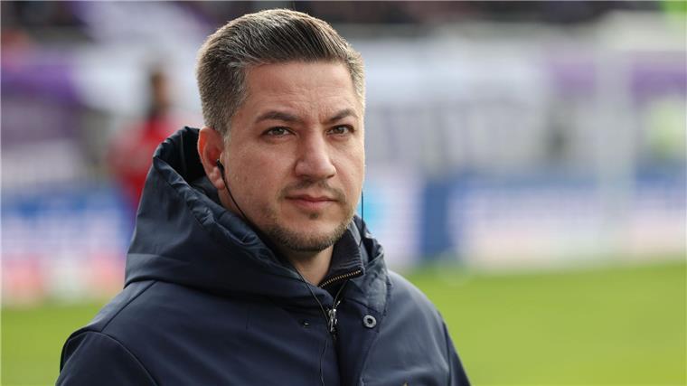 Duell am Abgrund: Rostock und Osnabrück stehen wieder unten Früher Osnabrück, jetzt Rostock: Sportchef Amir Shapourzadeh.