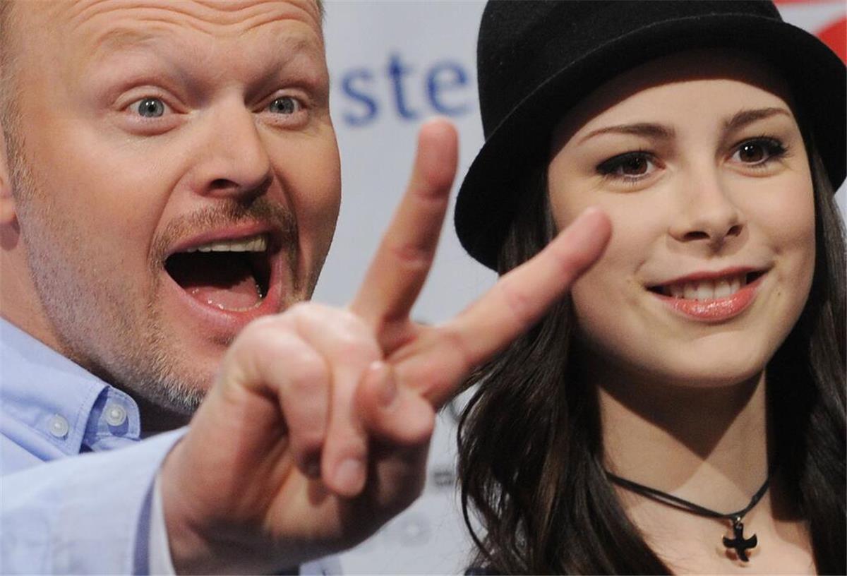 Früher stand Deutschland besser da: Stefan Raab im Jahr 2010 mit ESC-Siegerin Lena Meyer-Landrut. (Archivbild)