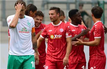 Frust pur beim Werder-Star: Max Kruse bei der peinlichen 0:1-Pleite in Essen.