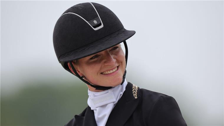 Olympiasiegerin Julia Krajewski führt nach der Dressur Führt bei den deutschen Meisterschaften in Luhmühlen: Julia Krajewski