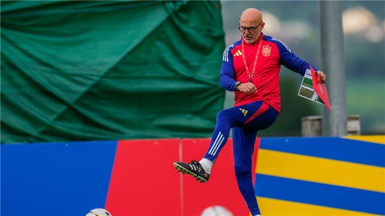 Spanien gegen England: Die spannendsten Final-Duelle Führte Spanien ins EM-Finale: Trainer Luis de la Fuente.