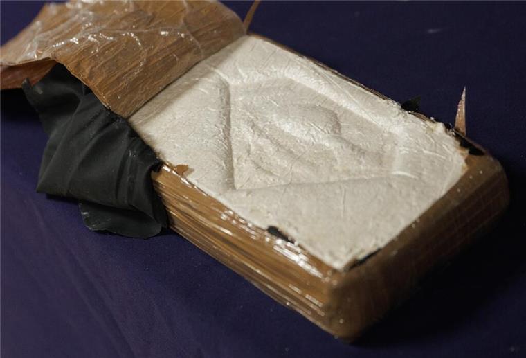 „Koks-Taxi“ lieferte in Bremerhaven aus - Drogenhändlerbande verurteilt ein Paket mit Kokain