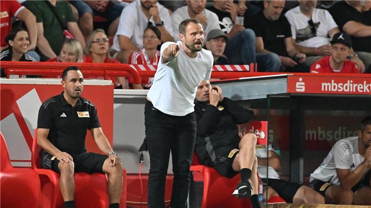 „Völlig aufgelöst“: Gosens-Abgang überschattet Union-Sieg Für Bo Svensson war die Partie gegen St. Pauli das erste Heimspiel als Union-Trainer.