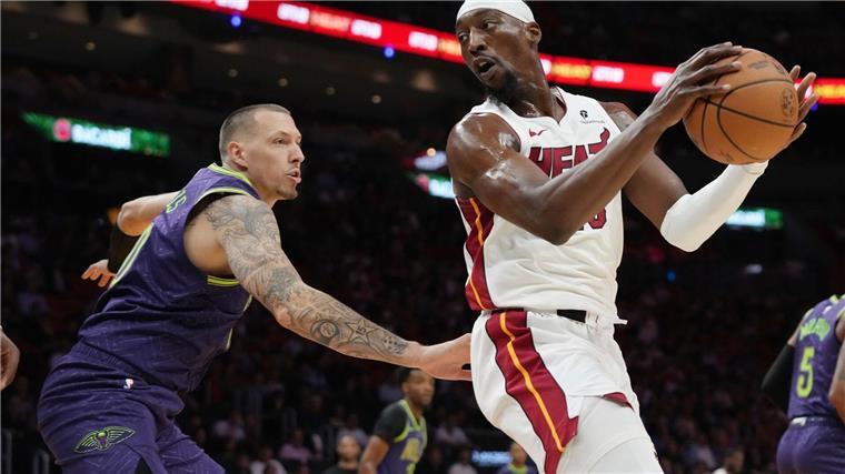 Da Silva ohne Punkte: Magic verlieren in Detroit Für Daniel Theis (l.) und die New Orleans Pelicans gab es in Miami nichts zu holen.