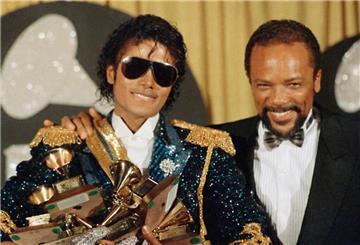 Für das Album „Thriller“ wurden Michael Jackson und Quincy Jones mit mehreren Grammys ausgezeichnet.