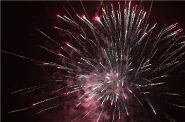 Für das Feuerwerk an Silvester decken sich viele Pyro-Fans mit Produkten von Comet in Weddewarden ein.