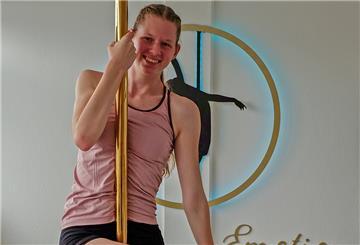 Lady Seat Pole Emotion