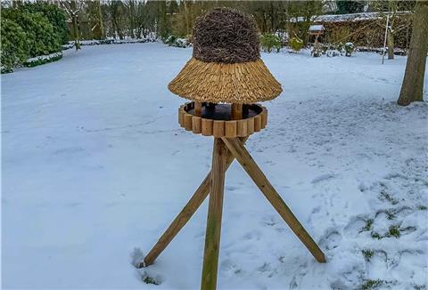 Für das selbst gemachte Vogelhaus von Heino Timmer wurden bislang 555 Euro geboten.