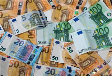 Für das volle Jahr 2021 wird die Unterstützung durch den Bremer Senat auf jeweils 12000 Euro pro Verein aufgestockt.