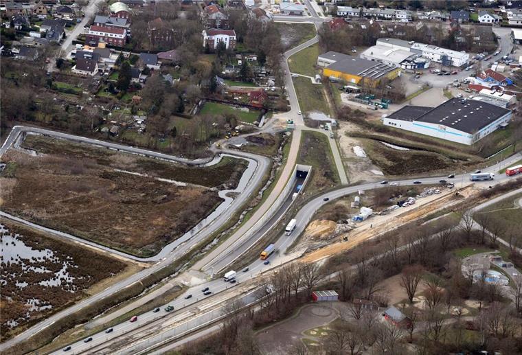 Bremerhavener Hafentunnel wird erneut teurer Hafentunneleinfahrt aus der Vogelperspektive