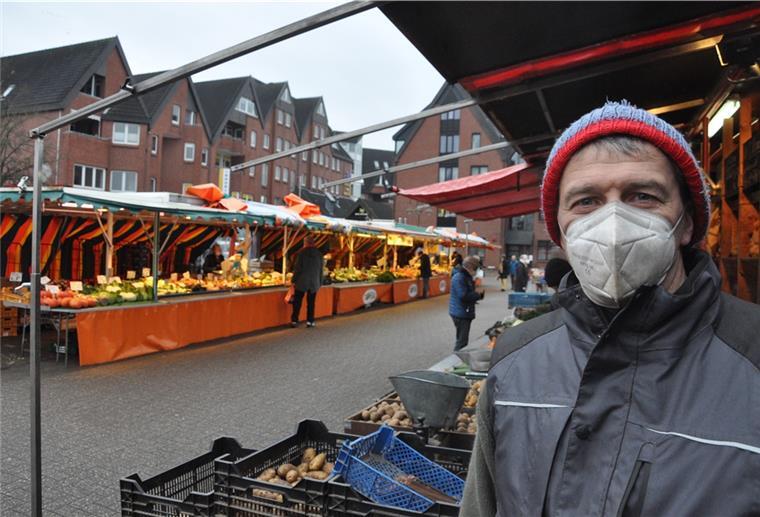 Nordenhamer Wochenmarkt soll zurück auf den Marktplatz Für den Kartoffelhändler Heinrich Schröder ist die Sache klar: Der Wochenmarkt gehört auf den Marktplatz.