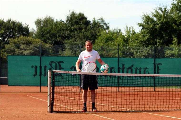 Für Dennis Krause ist Schluss in Sittensens erster Fußball-Herrenmannschaft. Künftig ist der Tennisschläger wichtiger als der Fußball.