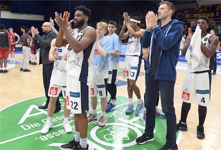 Die Eisbären rücken auf einen Playoff-Platz vor Für die Eisbären sieht es nach den Patzern der Konkurrenz wieder gut aus im Kampf um die Playoffs.
