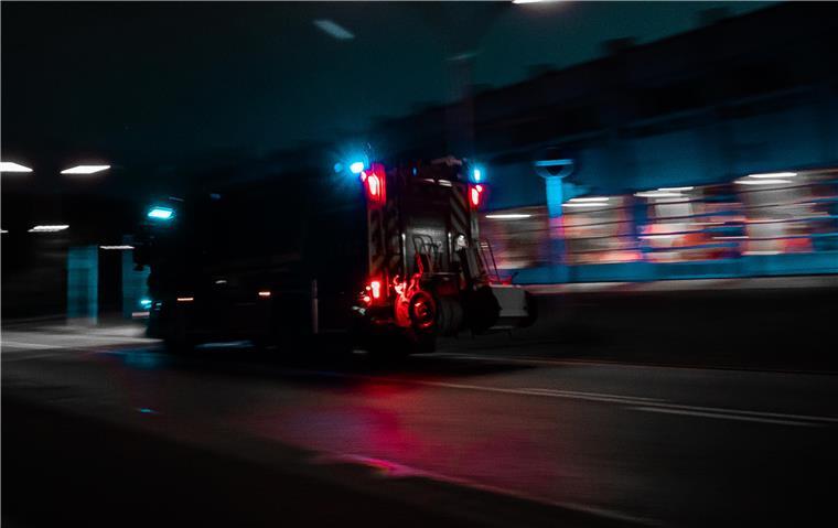 Bremerhavener Feuerwehr und Polizei ziehen Silvester-Bilanz Ein Feuerwehrwagen