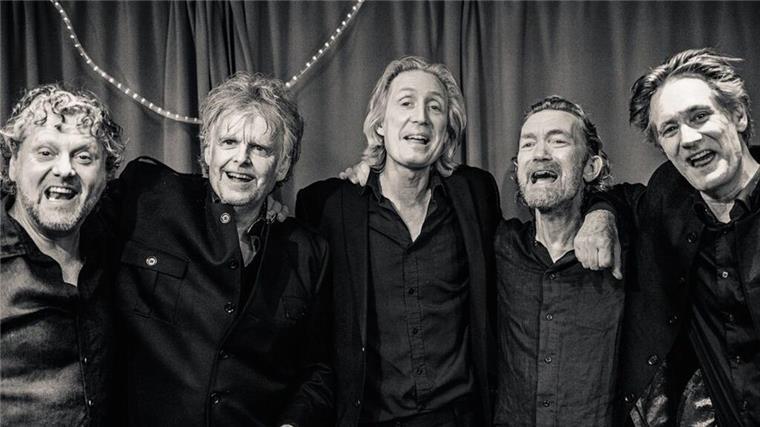 Kreuzfahrten mit musikalischem Flair: Shantys, Beatles und ABBA an Bord Fünf Herren