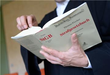 Für die Opfer von sexuellen Übergriffen soll es leichter werden, ihre Peiniger hinter Gittern zu bringen. Das Sexualstrafrecht soll verschärft werden.
