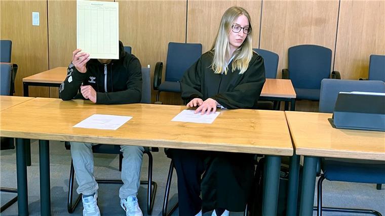 Zwölf Jahre Haft für tödliche Messerattacke in Sarstedt Für die Tötung des Betreibers seiner Unterkunft soll ein Iraker zwölf Jahre ins Haft. Seine Verteidigerin Katja Noe will das Urteil anfechten.