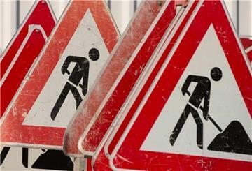 Verkehrsschilder für Bauarbeiten.