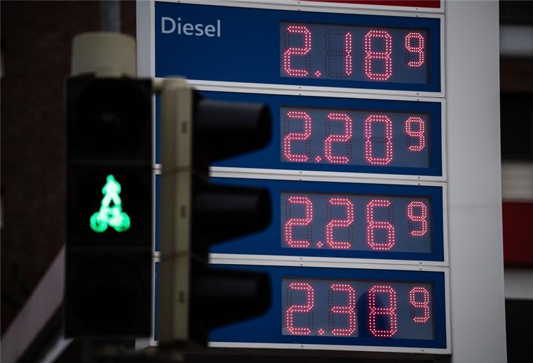 Für drei Monate soll in Deutschland ab dem 1. Juni ein Tankrabatt gelten. Doch ob sich das umgehend auf die Spritpreise auswirkt, ist noch unklar.
