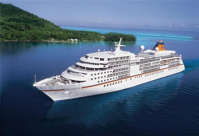 Suiten für 2000 Euro am Tag: Diesen Luxus gibt es auf dem Kreuzfahrtschiff „Europa“ Für drei Wochen in der Lloyd Werft: die „Europa“, das beste Kreuzfahrtschiff der Welt.
