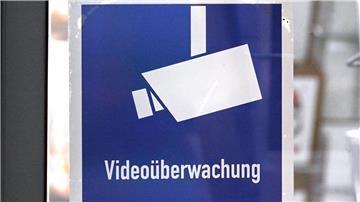 Für eine Videoüberwachung gibt es strenge Regeln. Menschen müssen darüber informiert werden. (Symbolbild)  