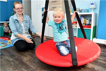 Für ihren jüngeren Sohn hat Jaqueline Rackebrandt einen Krippenplatz gefunden, für Jayden (3) aber keinen Kitaplatz. Deswegen kann die junge Mutter nicht wieder arbeiten gehen, das Geld bleibt knapp.