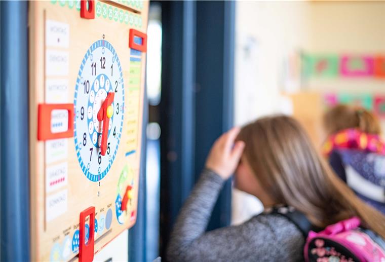 Schulstart: Kinder brauchen Normalität Für Kinder und Jugendliche ist eine feste Struktur und Interaktion mit Gleichaltrigen sehr wichtig, sagt der Bremer Kinder- und Jugendlichen-Psychotherapeut Christoph Ralfs.