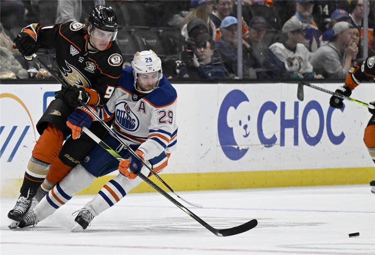 NHL-Star Leon Draisaitl schwärmt von den Fischtown Pinguins Für Leon Draisaitl und die Edmonton Oilers starten bald die Playoffs. Die Erfolgsgeschichte der Fischtown Pinguins begeistert den Top-Stürmer aus der NHL.