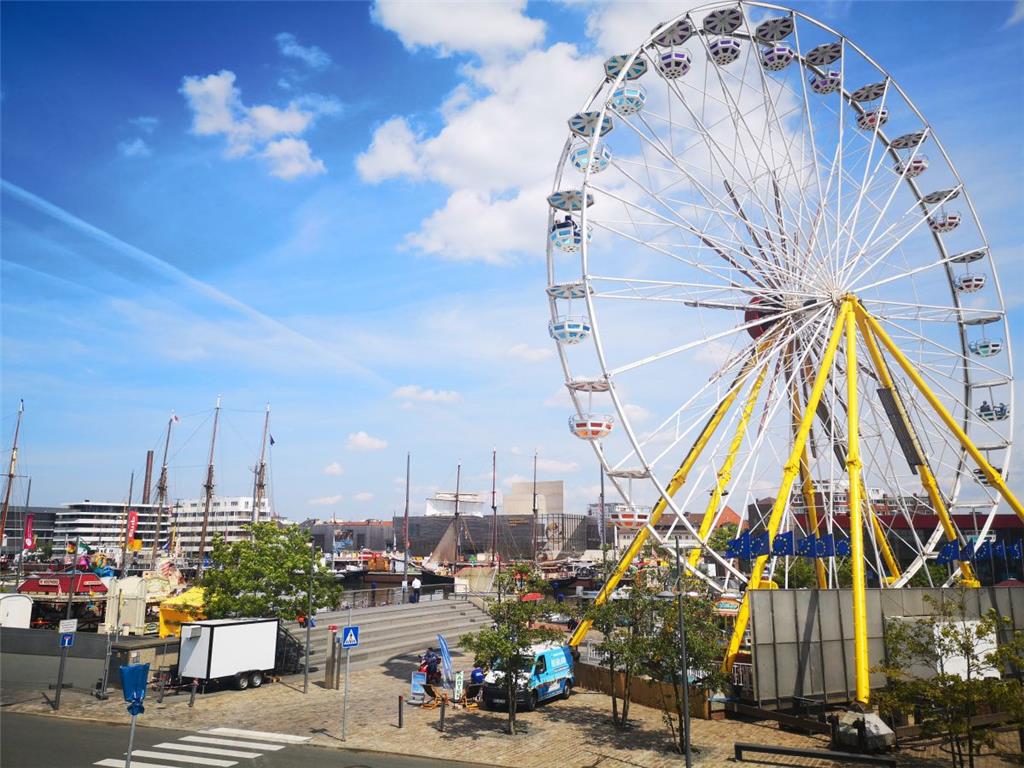 Für Menschen ohne Höhenangst ist das Riesenrad eine gute Adresse. Foto: Wessolow...