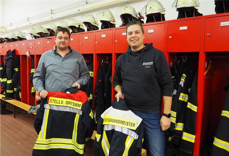 Ehrenamt Feuerwehr: „Wo andere rausrennen, da rennen wir rein“ Für Niels Muskulus (links), stellvertretender Ortsbrandmeister, und Patrick Kirmes, Ortsbrandmeister, ist das Ehrenamt bei der Ortsfeuerwehr in Phiesewarden mehr als nur ein Hobby.