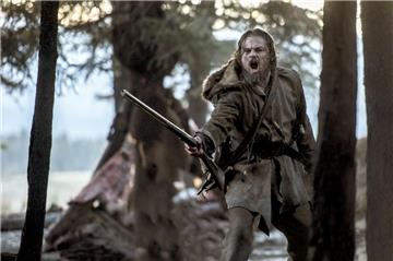 Für seine Rolle als Trapper Hugh Glass bekam Leonardo DiCaprio den Oscar als bester Hauptdarsteller. Zudem wurde der Film noch für die beste Regie (Alejandro G. Iñárritu) und die beste Kamera ausgezeichnet.