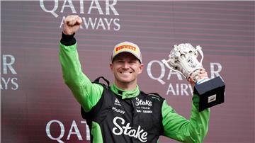 Für seinen ersten Podiumsplatz in der Formel 1 bekam Nico Hülkenberg einen Pokal aus Lego-Bausteinen.