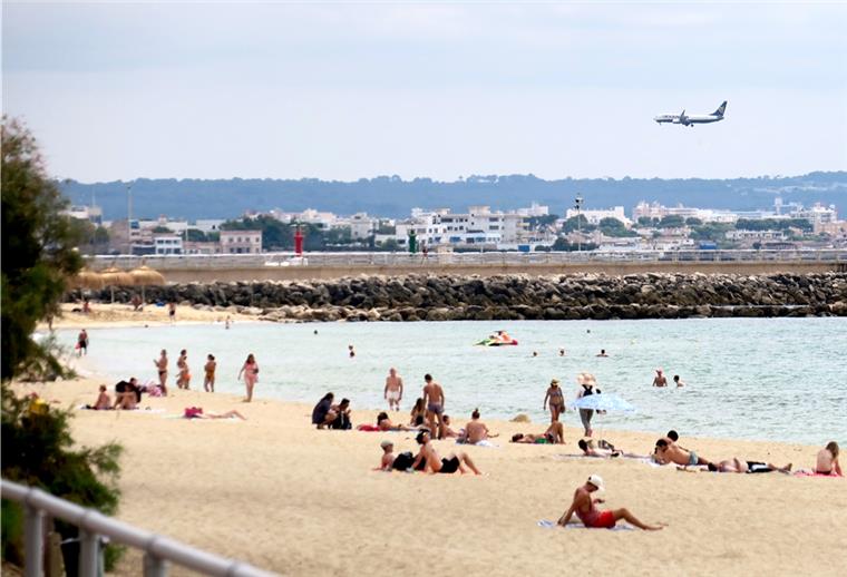 Für viele bleibt Urlaub ein Traum - vor allem für arme Familien fällt er im Corona-Jahr ins Wasser.