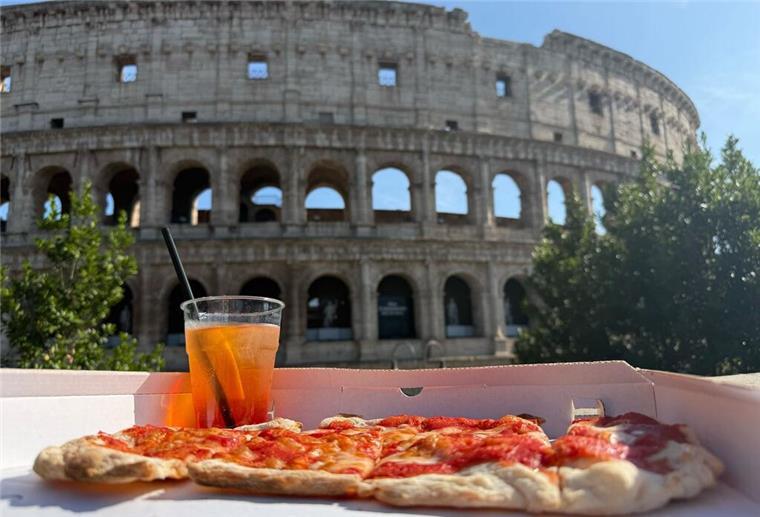 Sehnsuchtsort Italien: Italo-Schlager sind im Trend Für viele ist Italien eine Postkartenidylle: Pizza und Aperol, eine Sehenswürdigkeit in Sichtweite. Der Italo-Schlager spielt mit diesen Klischees. (Archivbild)