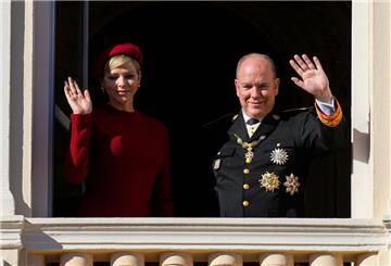 Fürst Albert II. (r) von Monaco und Fürstin Charlène am Nationalfeiertag 2023 in Monaco.