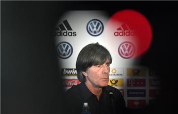 Fußball-Bundestrainer Joachim Löw hat die Nominierung des Kaders für die kommenden Länderspiele bekanntgegeben.